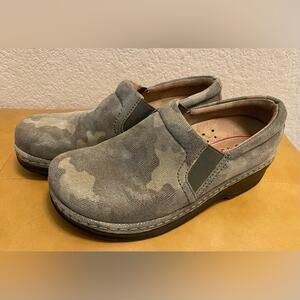 Klogs Camo Slip On Slip Resistant Clogs Sz 7.5